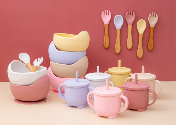 4/6/8 Pcs Silicone Feeding Set Silicone Baby Bowl And Spoon Set