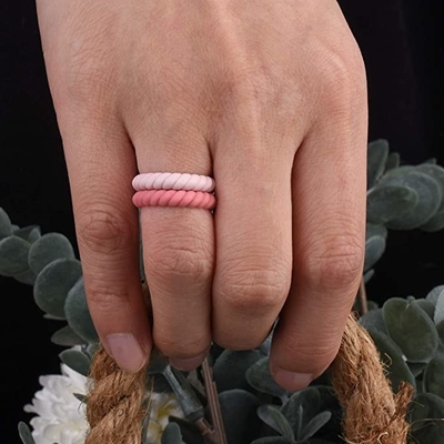Tipis Jalinan Stackable Sport Black Ring Hypoallergenic Silicone Wedding Rings untuk Wanita